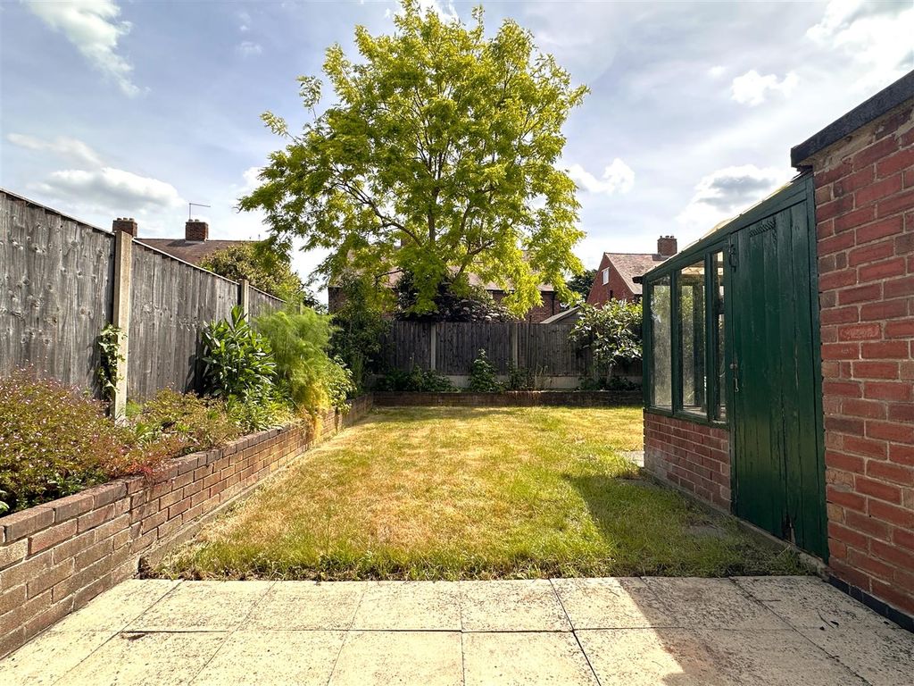 Property photo 3 of 23 Lovely Rear Garden 235