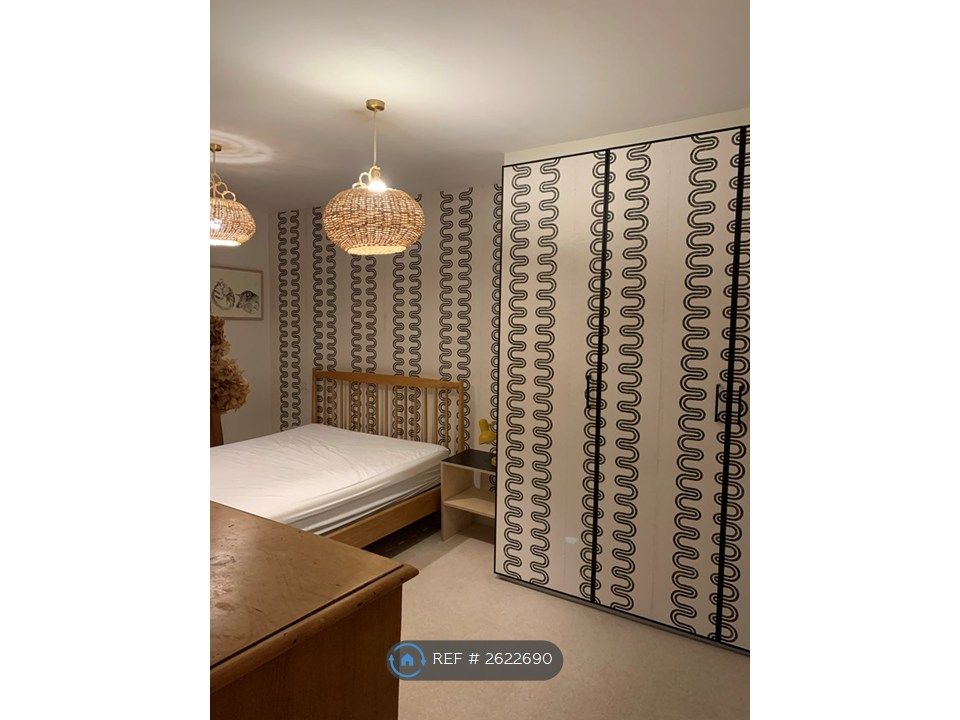 Property photo 1 of 12 Master Bedroom