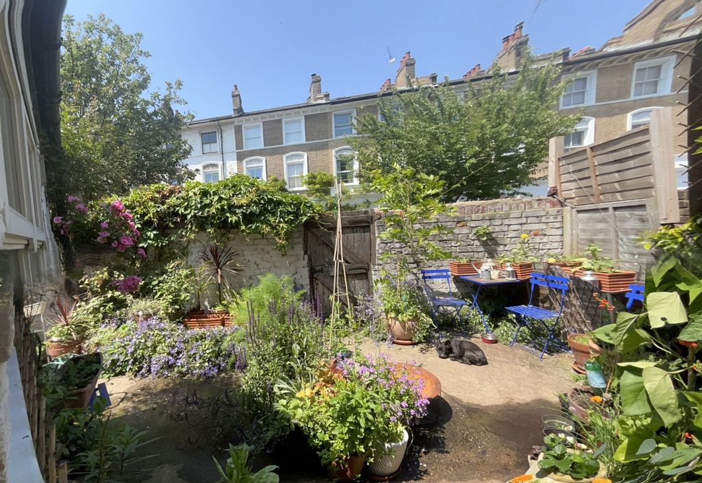 Property photo 2 of 18 Picture No. 25