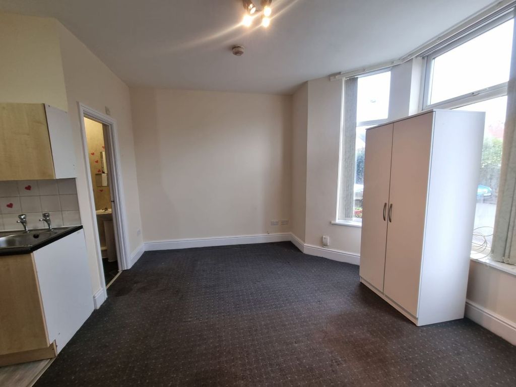 Property photo 2 of 6