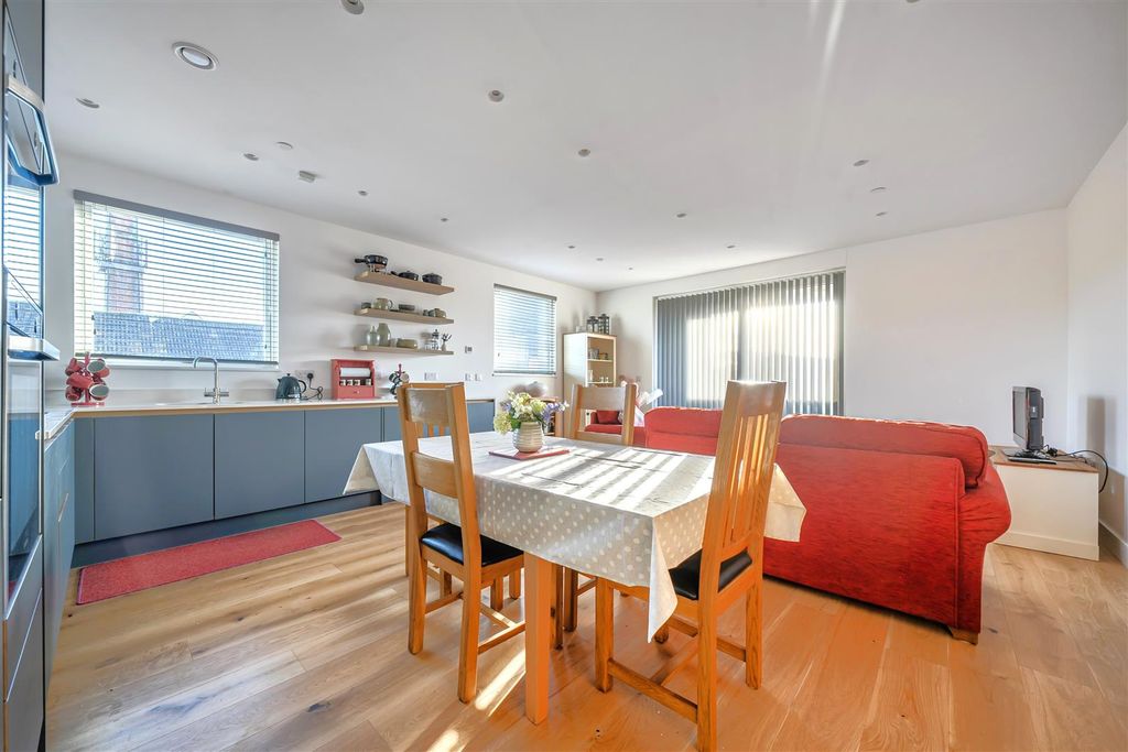 Property photo 3 of 25 1389176-20-693c2B9B5E612.Jpg