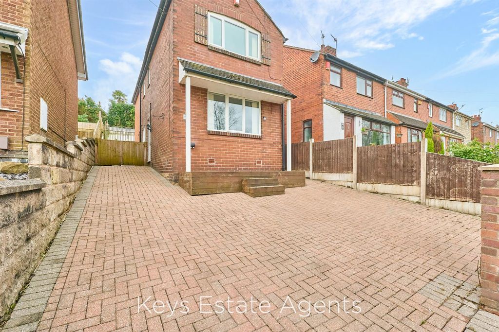 Property photo 2 of 28 P1709317.Jpg