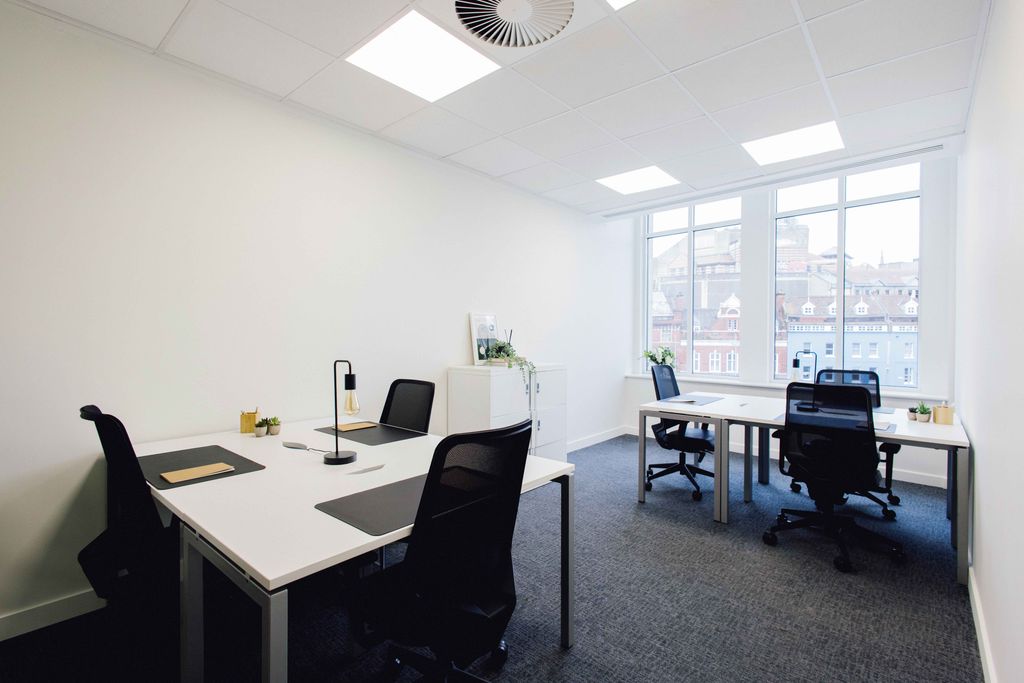 Property photo 2 of 9 Office - Small