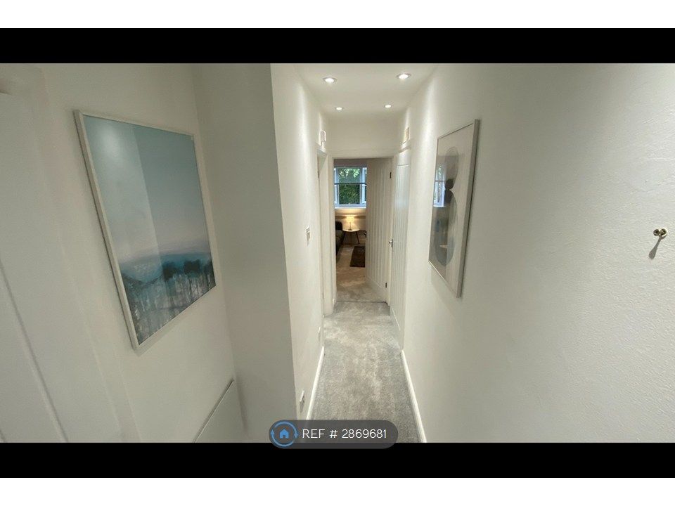Property photo 2 of 32