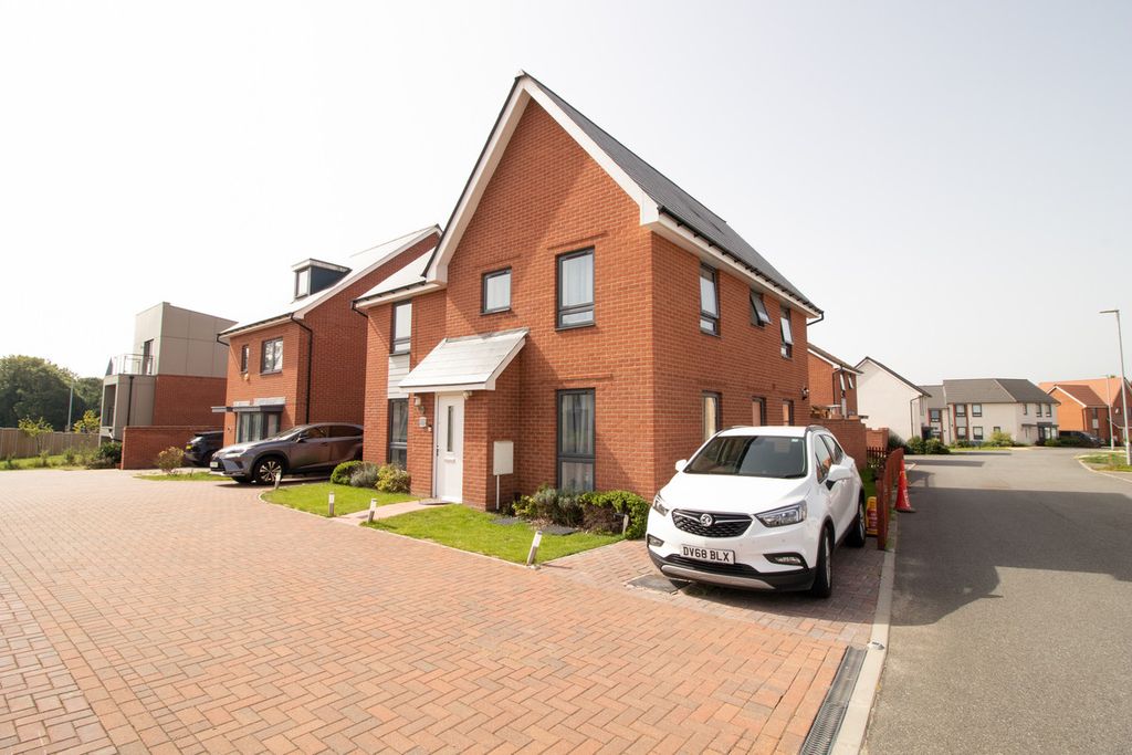 Additional image 25 of 4 bed detached house for saleBlackthorn Drive, Harlow CM17