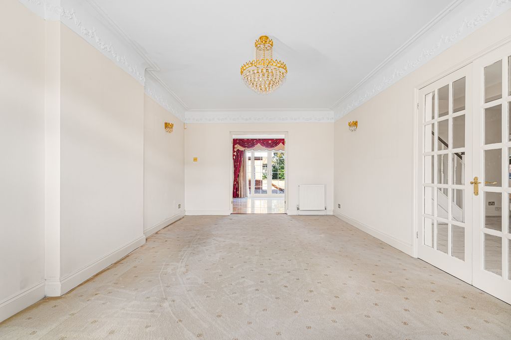 Additional image 6 of 5 bed detached house for saleMymms Drive, Brookmans Park AL9
