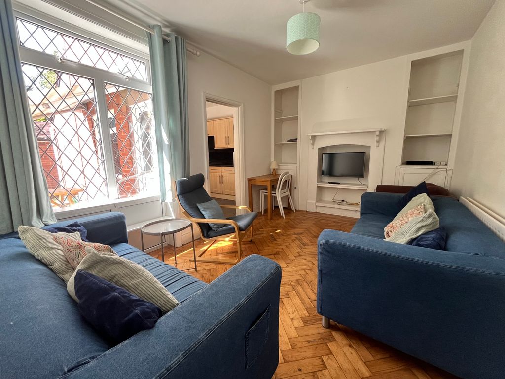 Property photo 3 of 18 Image00234