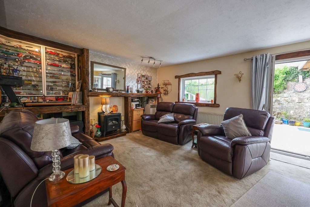 Property photo 3 of 29