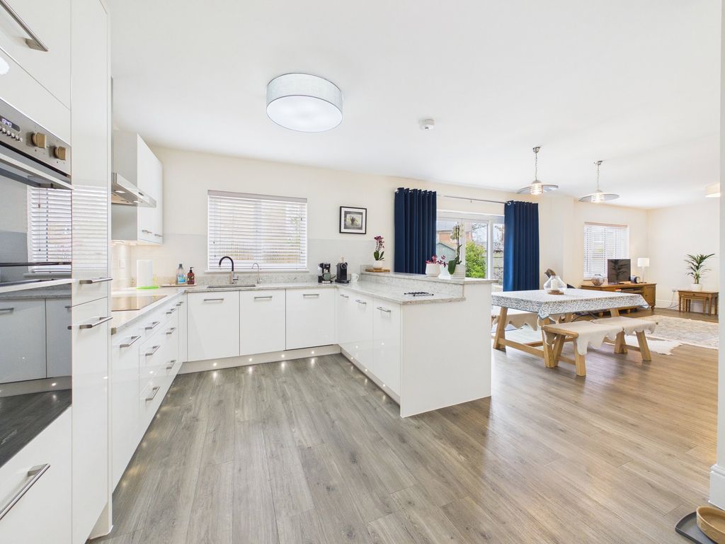 Property photo 2 of 29