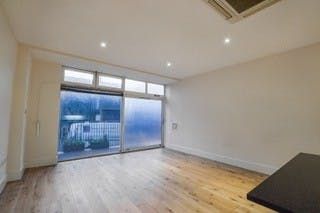 Property photo 3 of 8 Unit 9, 9 Steedman Street Photo 2.Jpg