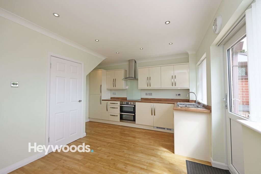 Property photo 2 of 41
