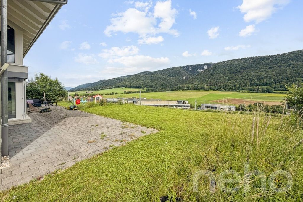 Property photo 2 of 12
