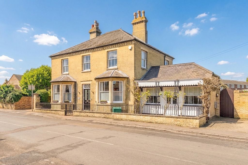 Property photo 1 of 27 4821390