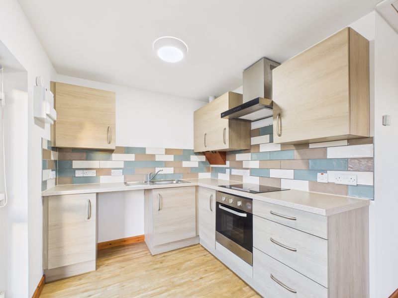 Property photo 3 of 9 Kitchen