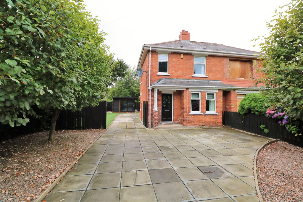Property photo 1 of 28
