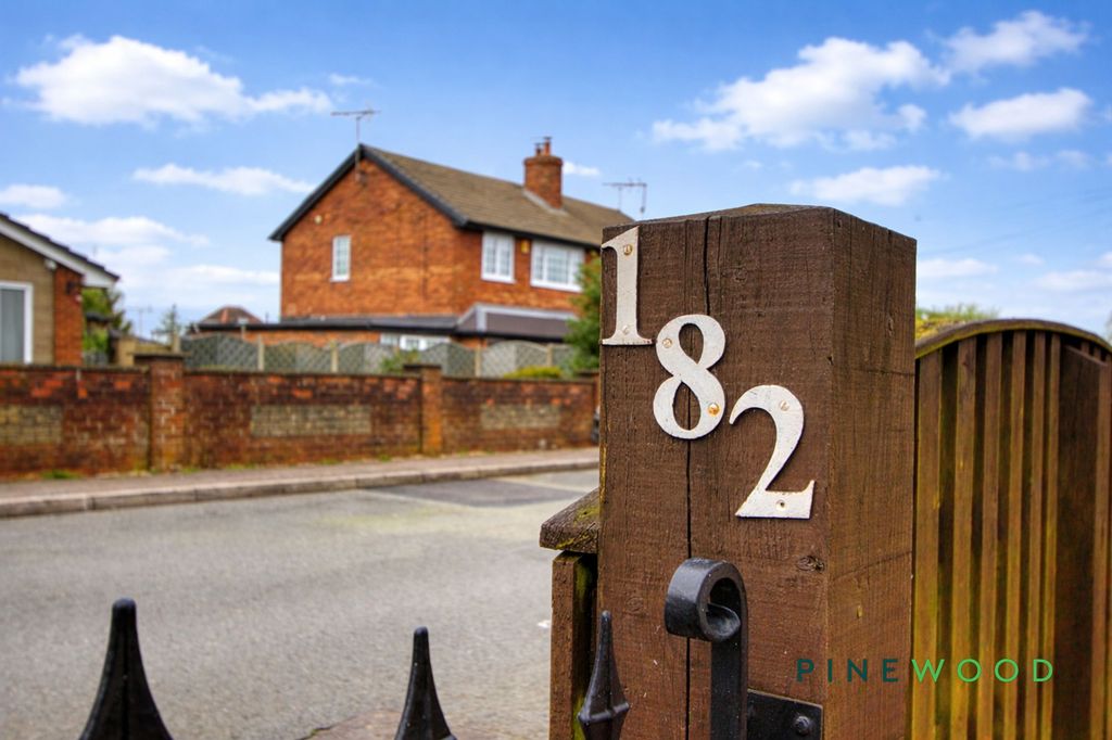 Property photo 2 of 14 Front (Exterior)