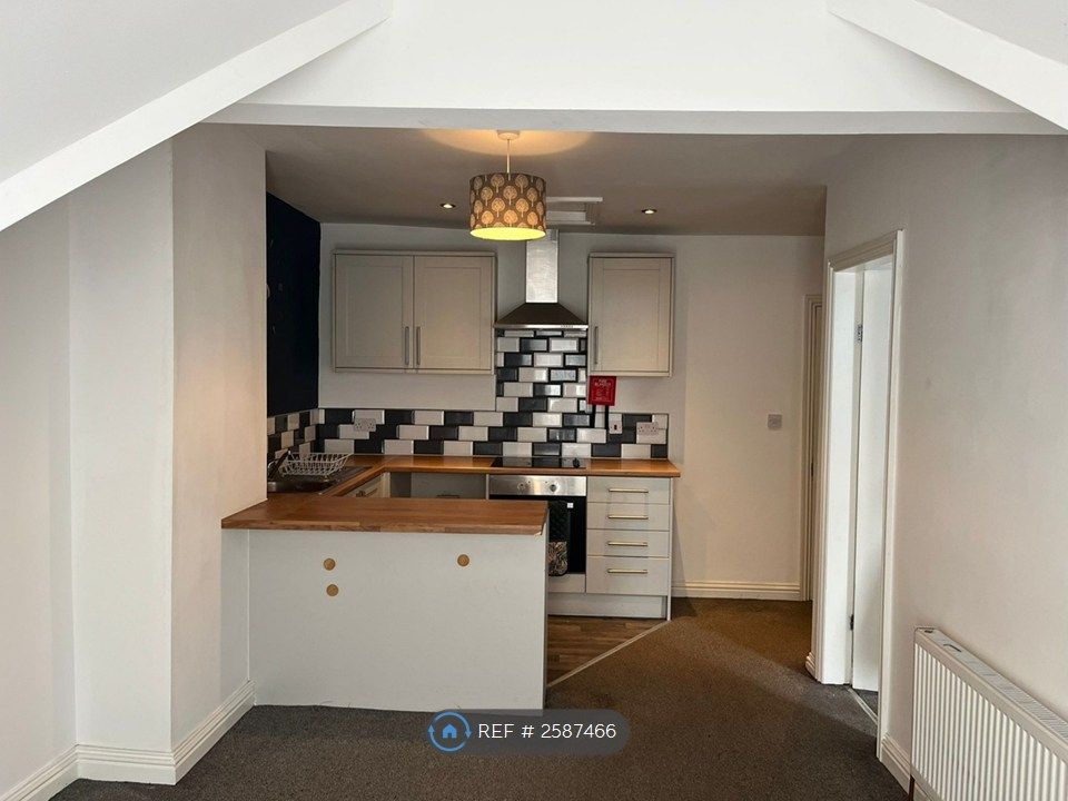Property photo 1 of 7 Kitchen With Electric Hob And Oven