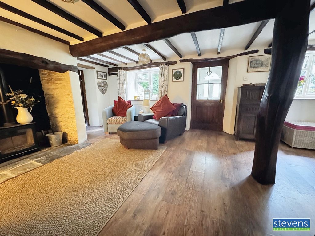 Property photo 2 of 34 Image00025