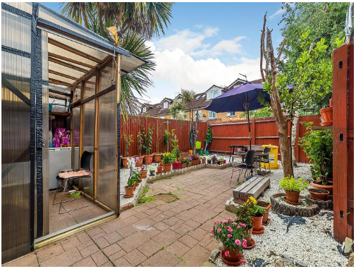 Property photo 1 of 7