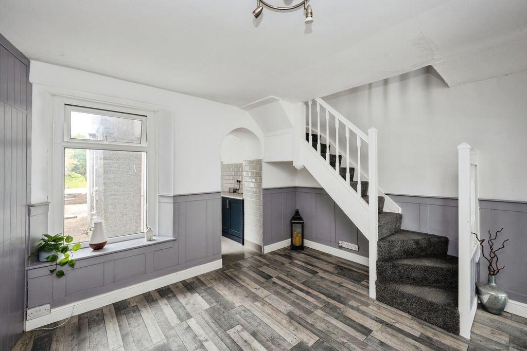 Property photo 2 of 20 Pbox-Img.Jpg