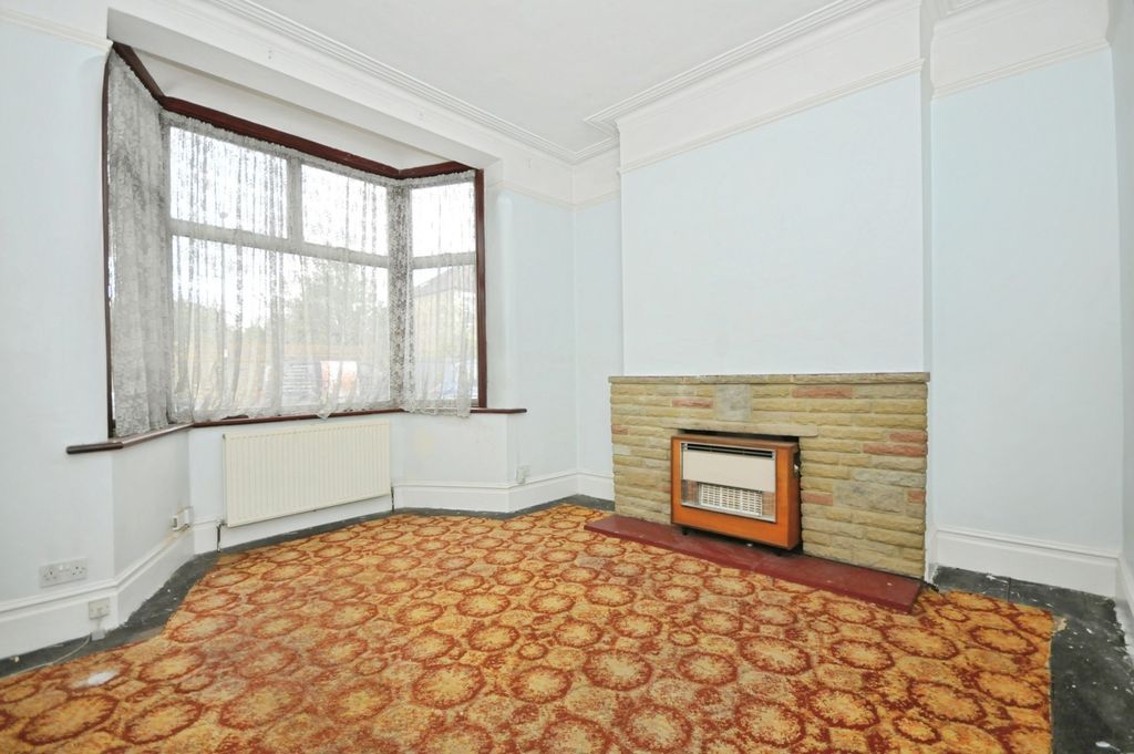 Property photo 2 of 17 Photo