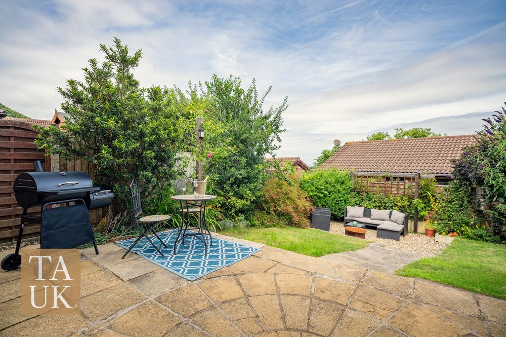 Property photo 2 of 18