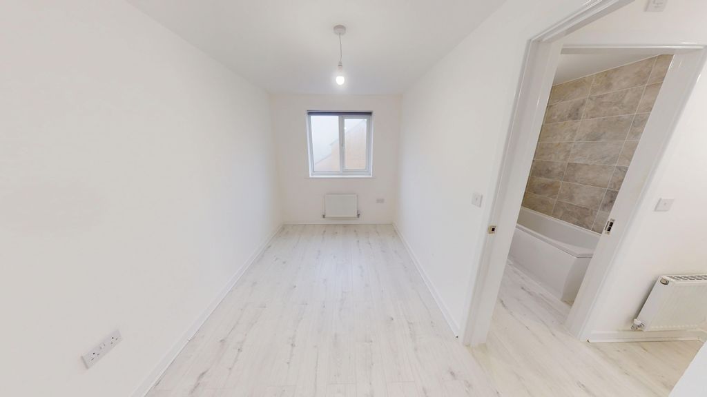 Property photo 2 of 8 3-Gateshead-Grove-02112026_155125