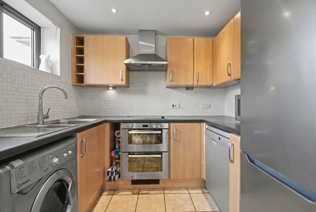 Property photo 3 of 11 Kitchen - Angle 1