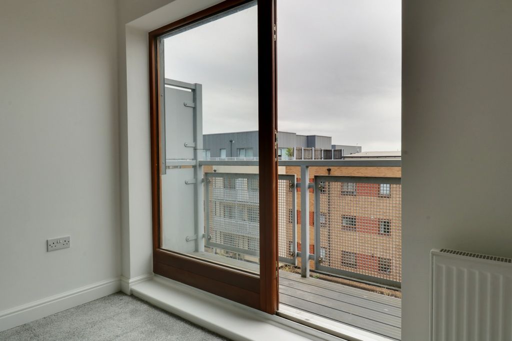 Property photo 3 of 16 4387322