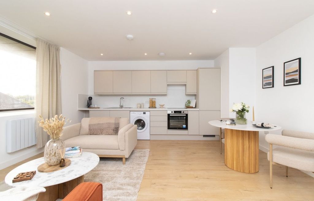 Property photo 3 of 11 Picture 3