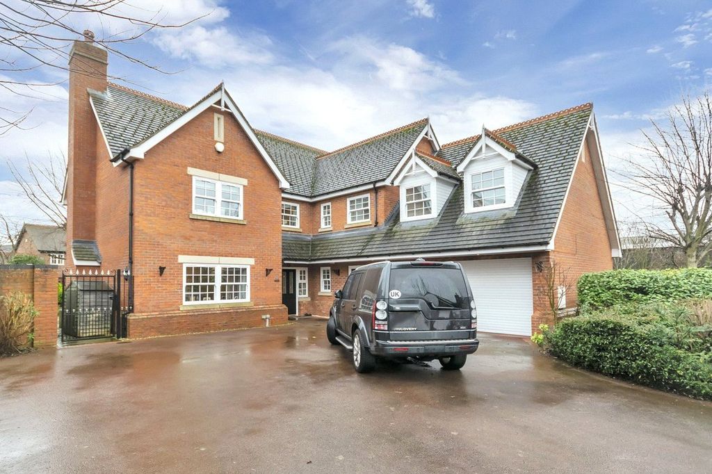 Property photo 1 of 34 Picture No. 38