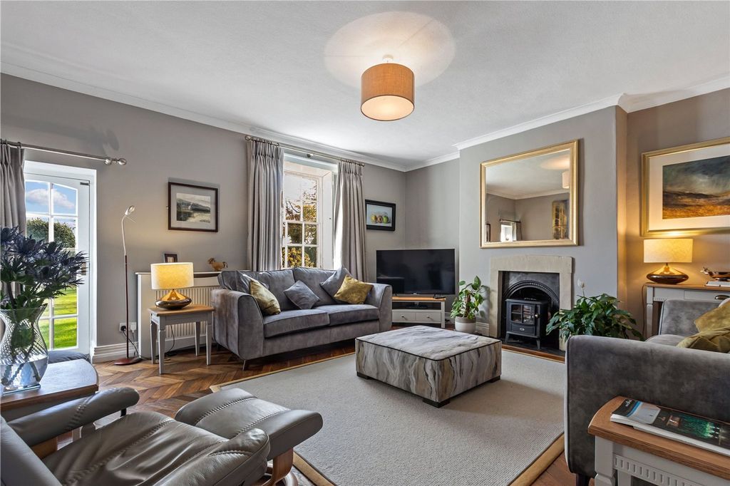 Property photo 2 of 38 Drawing Room