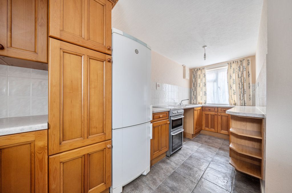 Property photo 2 of 22 1453436-2-69Fcbec...