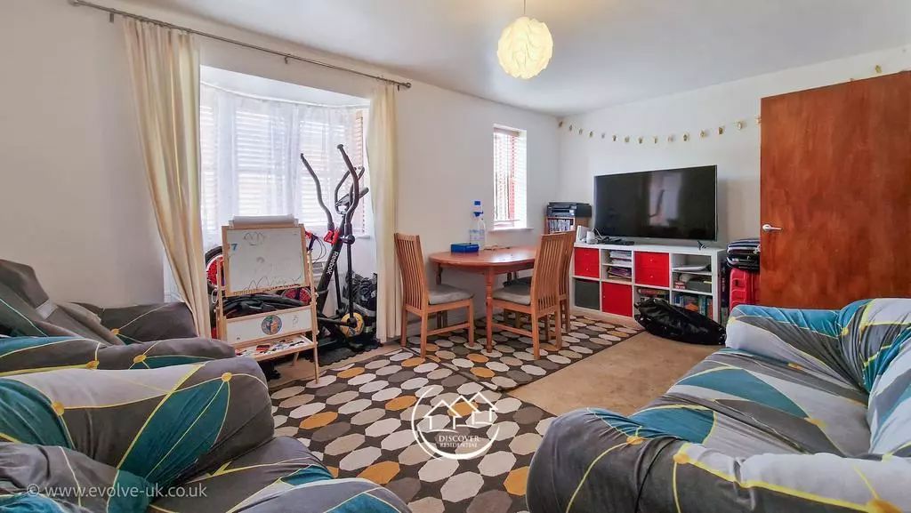 Property photo 2 of 11