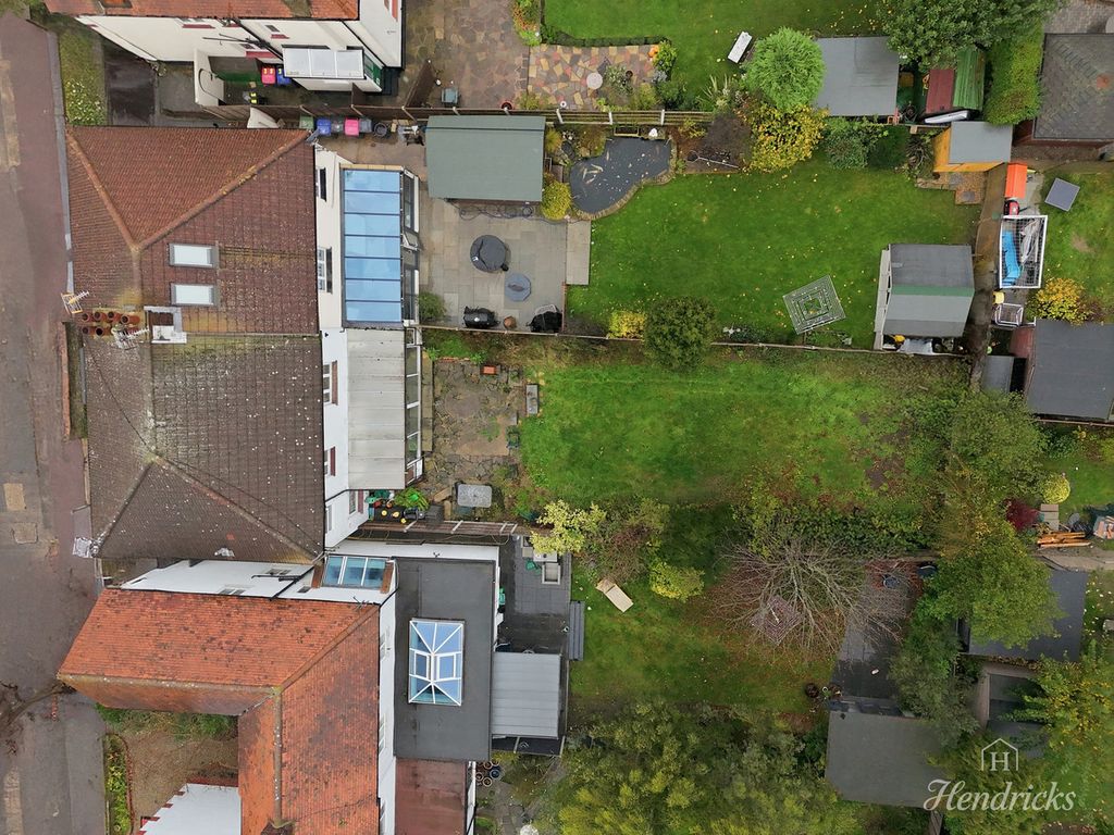 Property photo 3 of 20