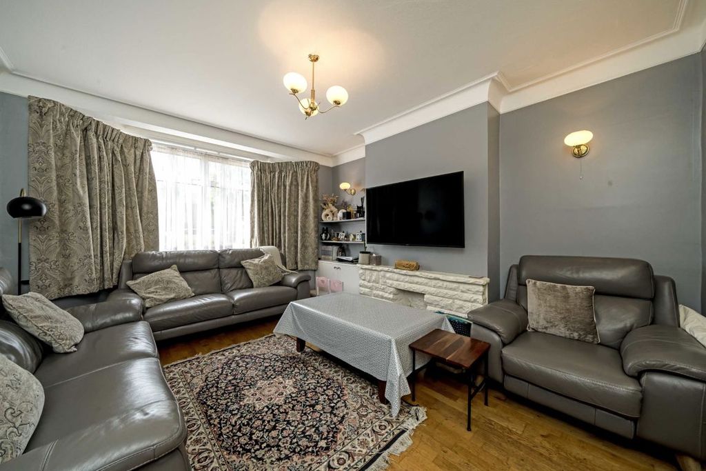 Property photo 2 of 5