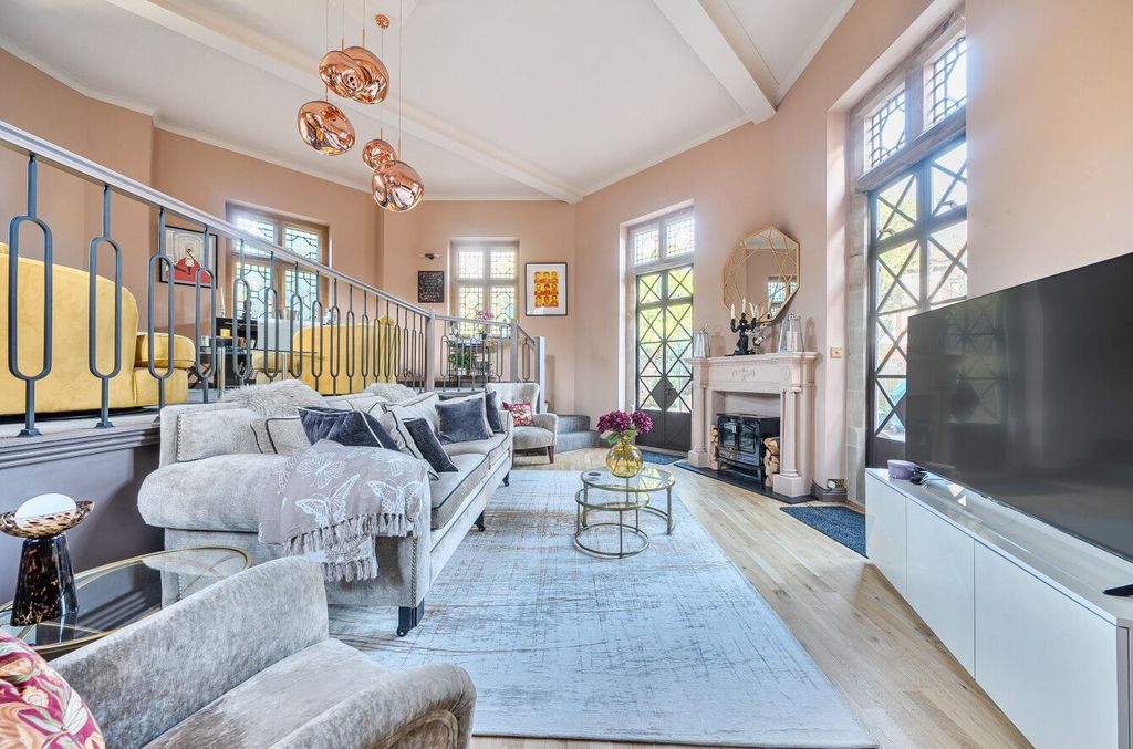 Property photo 3 of 17 Photograph 3