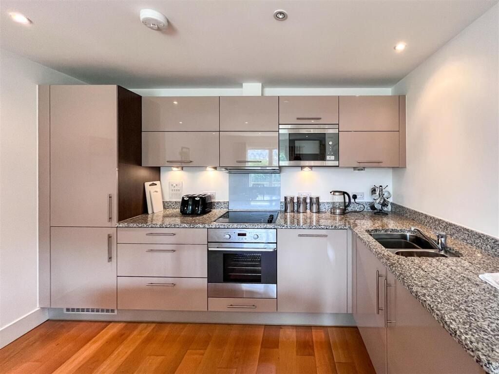 Property photo 2 of 20 4859761