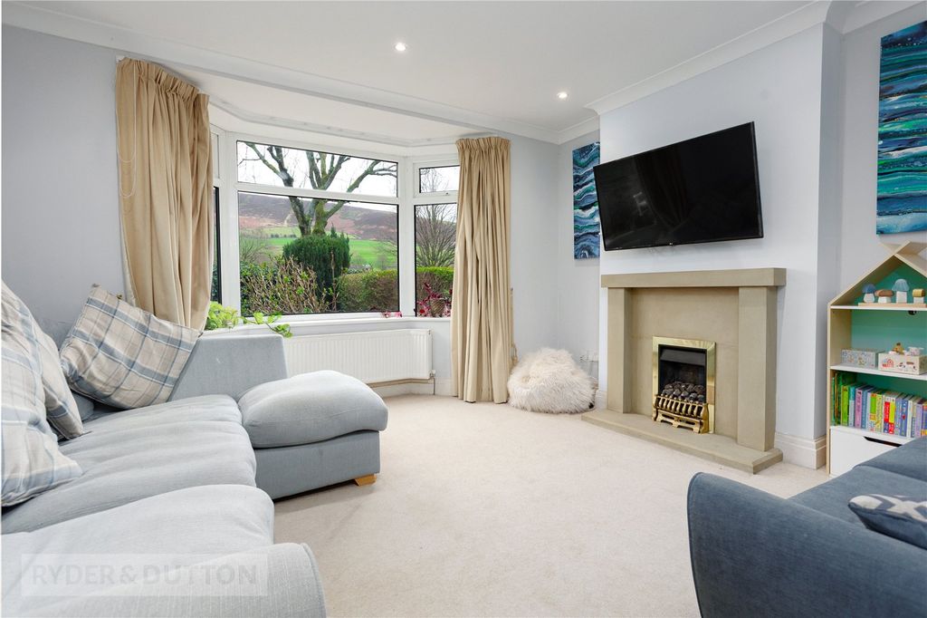 Property photo 1 of 22 Lounge