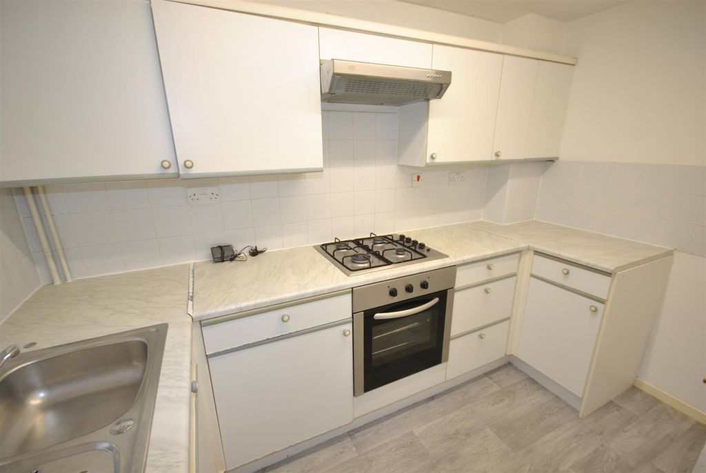 Property photo 3 of 7 Kitchen