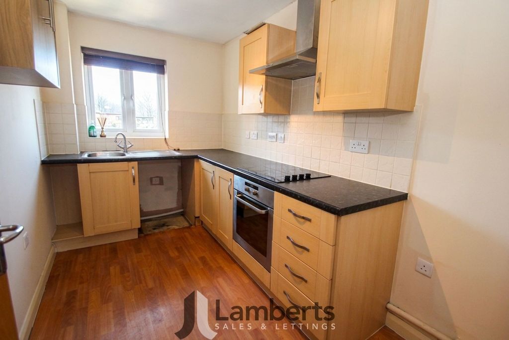 Property photo 2 of 12 Kitchen