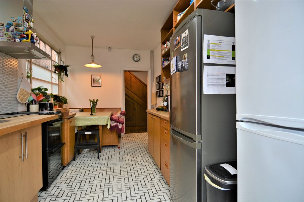 Property photo 3 of 6