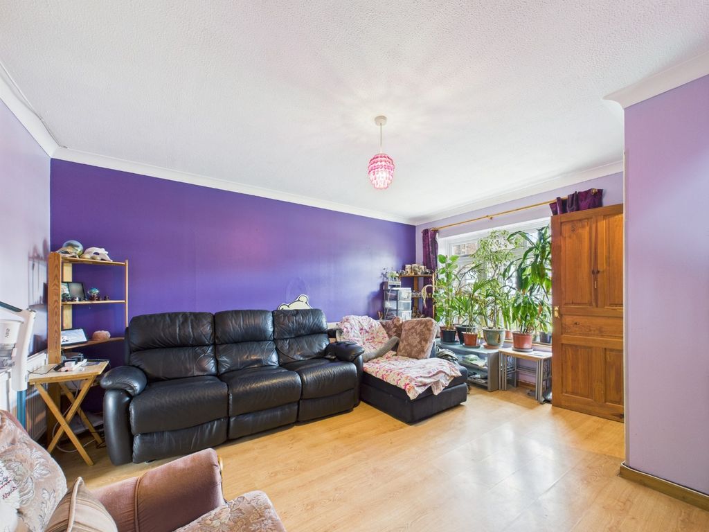 Property photo 3 of 18 4219574