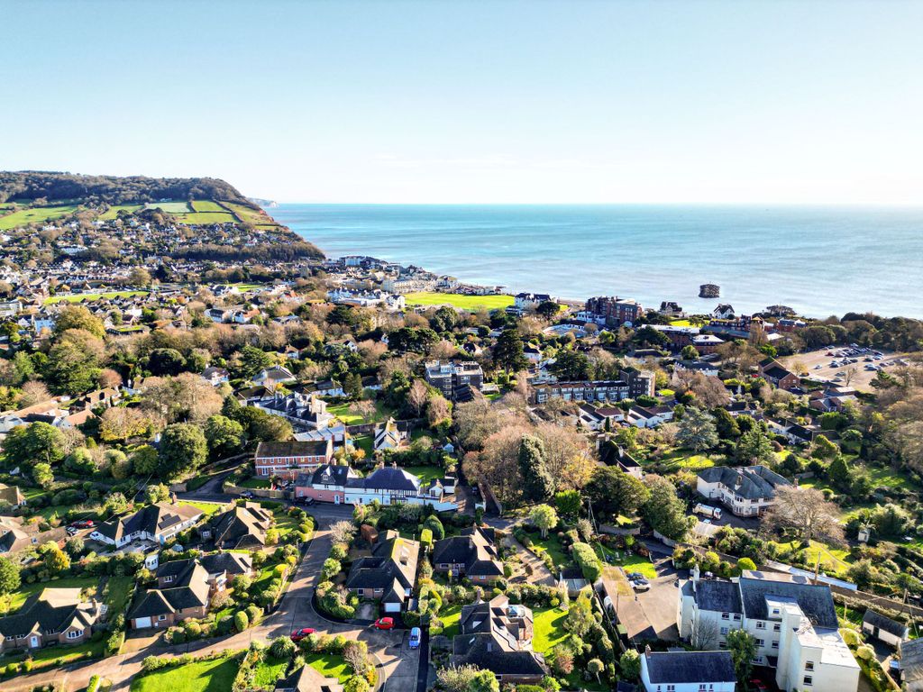 Property photo 3 of 18