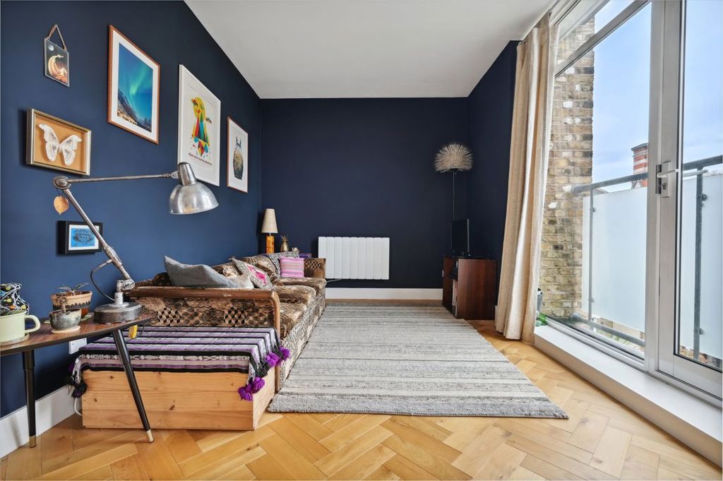 Property photo 2 of 8