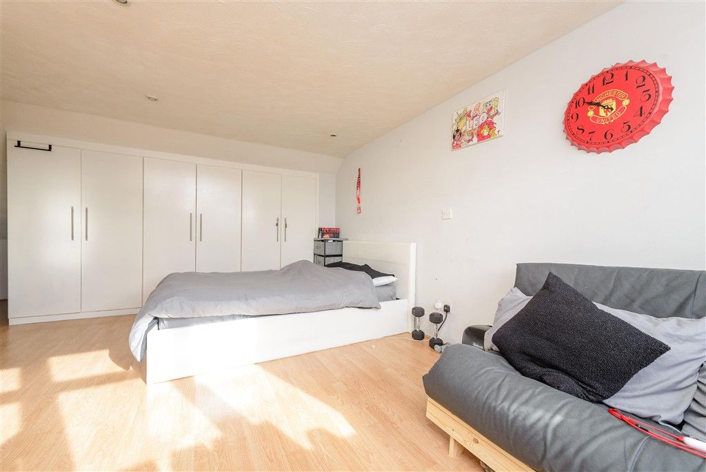 Property photo 3 of 11 Bedroom 1