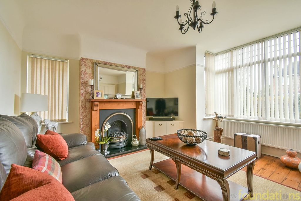 Property photo 2 of 25