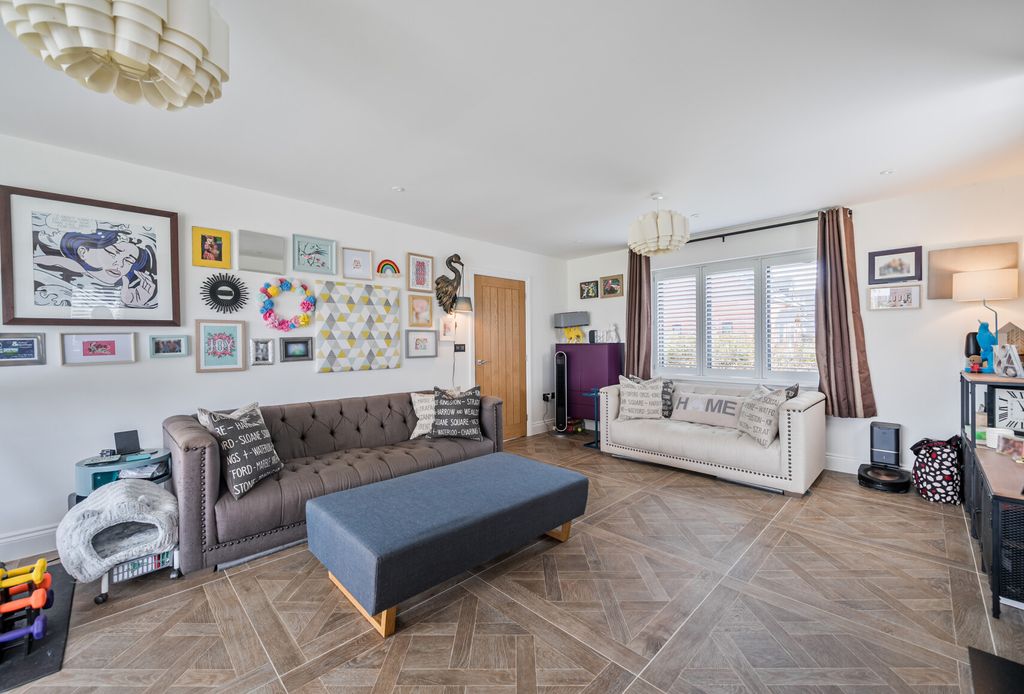 Property photo 3 of 21 1354936-5-68c7Ff4...