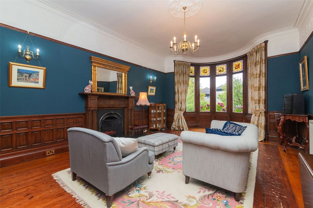 Property photo 2 of 33 Sitting Room