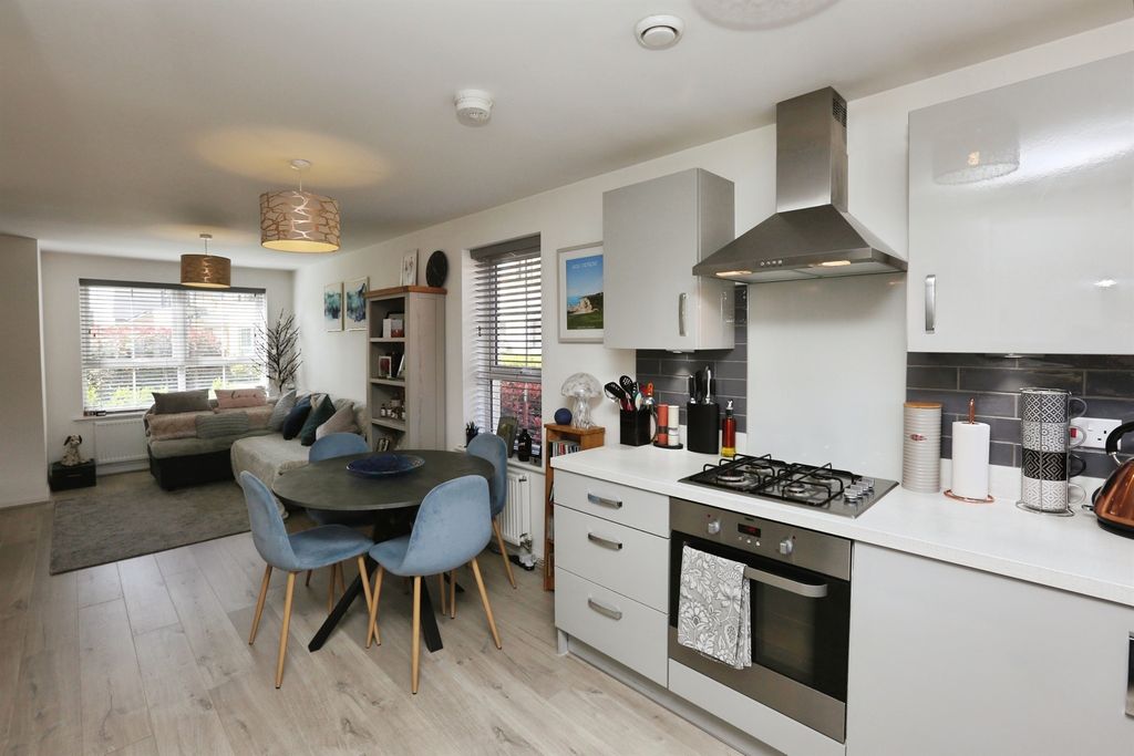 Property photo 3 of 19